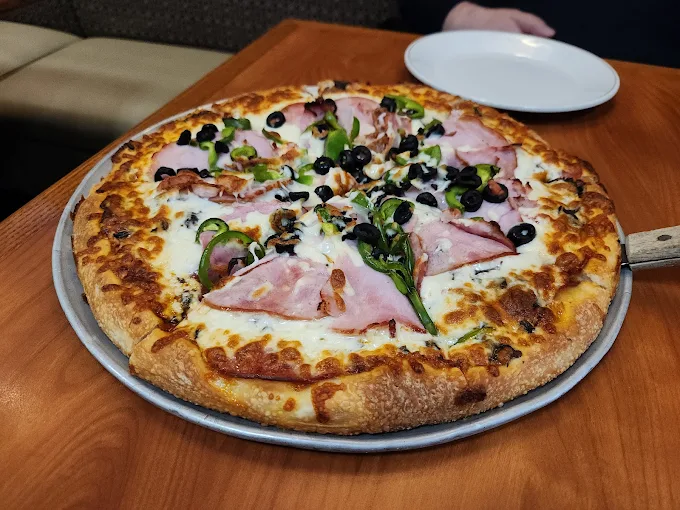 The Thorncliffe at TOPS Pizza & Sports Bar, Calgary